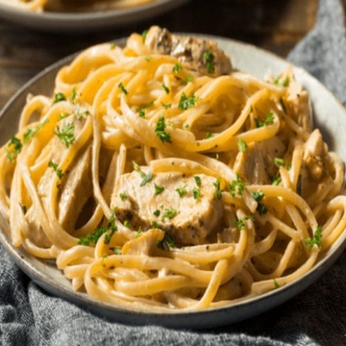 Fettucine Tavuklu Alfredo